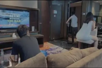 Bokep Indo Ngentot Istri Tetangga Saat Teman Tidak di Rumah Skandal HD 2025